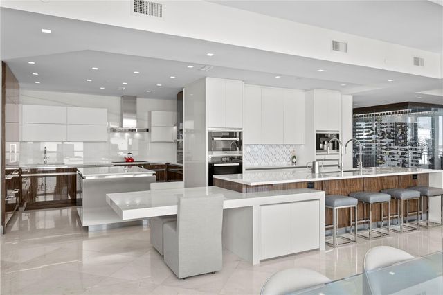 450 KNIGHTS RUN AVENUE 1801, Tampa, FL 33602