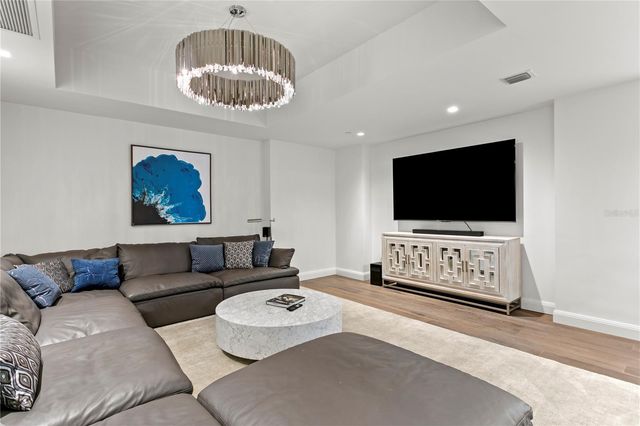 450 KNIGHTS RUN AVENUE 1801, Tampa, FL 33602