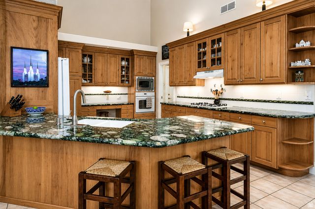 1581 E OLD LAKE LN, Fruit Heights, UT 84037