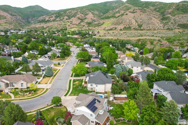 1581 E OLD LAKE LN, Fruit Heights, UT 84037
