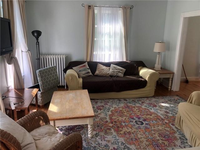 30 Simmons Street, Newport, RI 02840