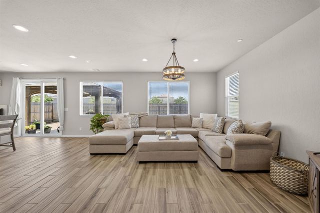 4219 N Reed Avenue, Fresno, CA 93723