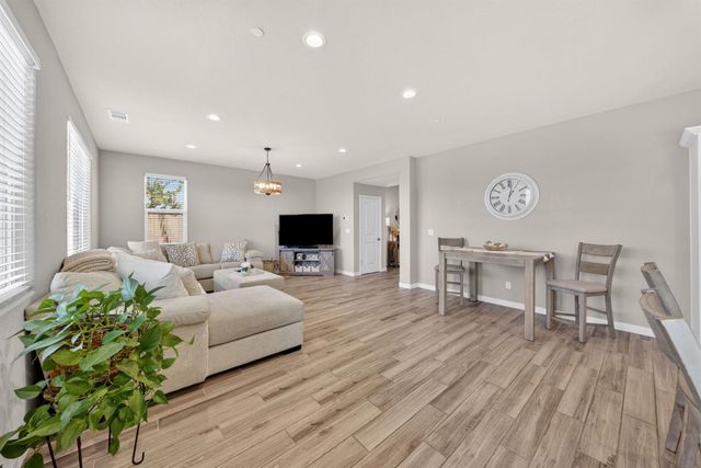 4219 N Reed Avenue, Fresno, CA 93723