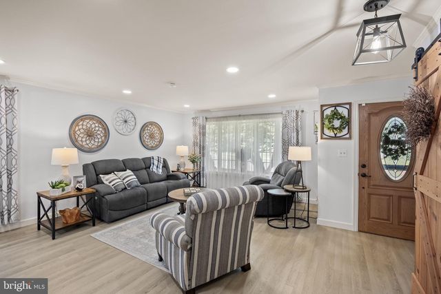 306 FENIMORE LN, Delanco, NJ 08075