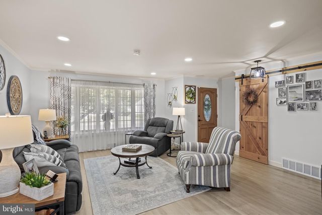 306 FENIMORE LN, Delanco, NJ 08075