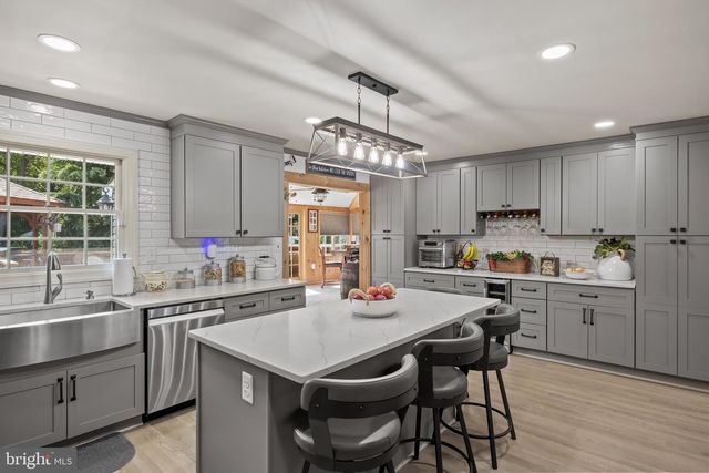 306 FENIMORE LN, Delanco, NJ 08075