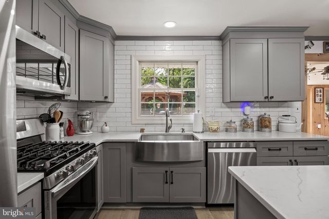306 FENIMORE LN, Delanco, NJ 08075