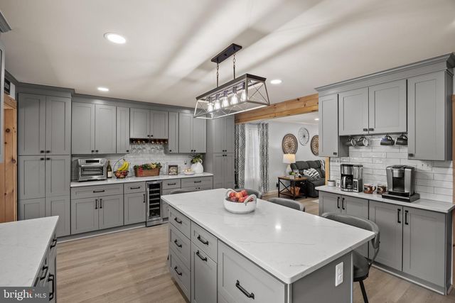 306 FENIMORE LN, Delanco, NJ 08075