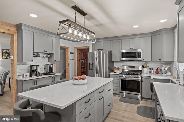 306 FENIMORE LN, Delanco, NJ 08075