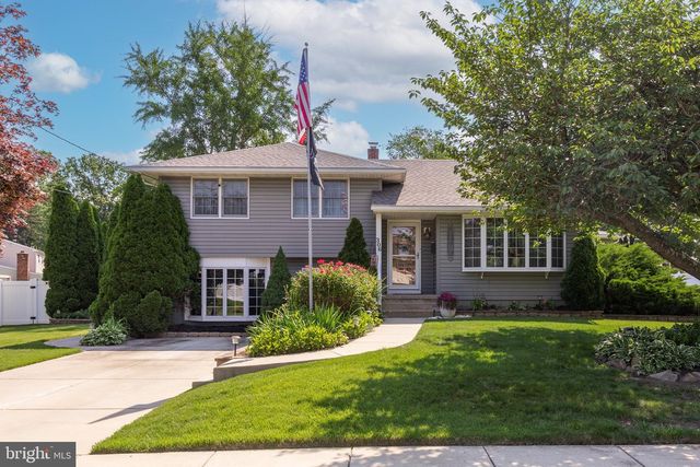 306 FENIMORE LN, Delanco, NJ 08075