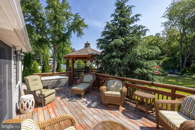 306 FENIMORE LN, Delanco, NJ 08075