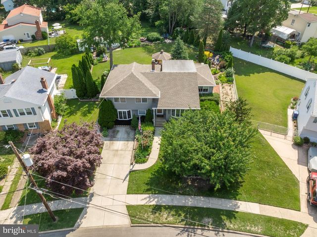 306 FENIMORE LN, Delanco, NJ 08075