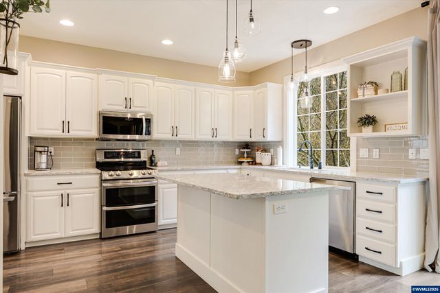 18389 S Winnifred Av, Molalla, OR 97038
