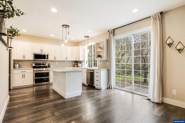 18389 S Winnifred Av, Molalla, OR 97038