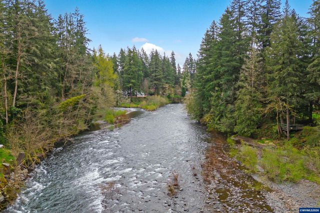 18389 S Winnifred Av, Molalla, OR 97038