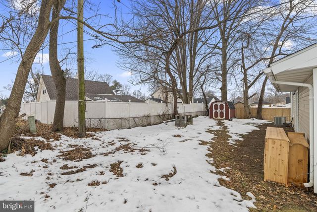 24 PILGRIM LN, Willingboro, NJ 08046