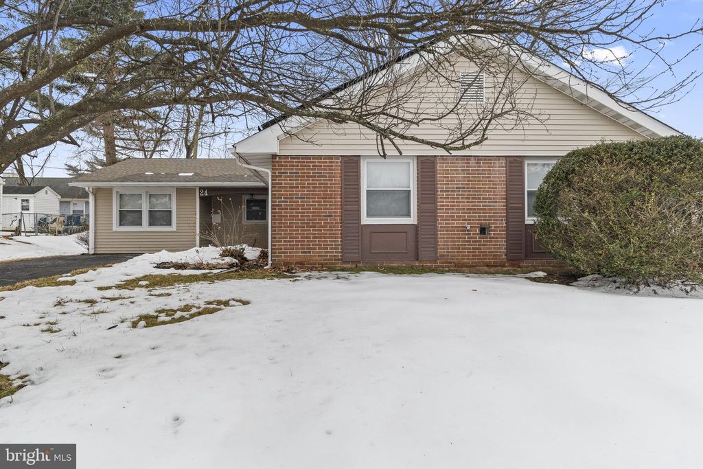 24 PILGRIM LN, Willingboro, NJ 08046