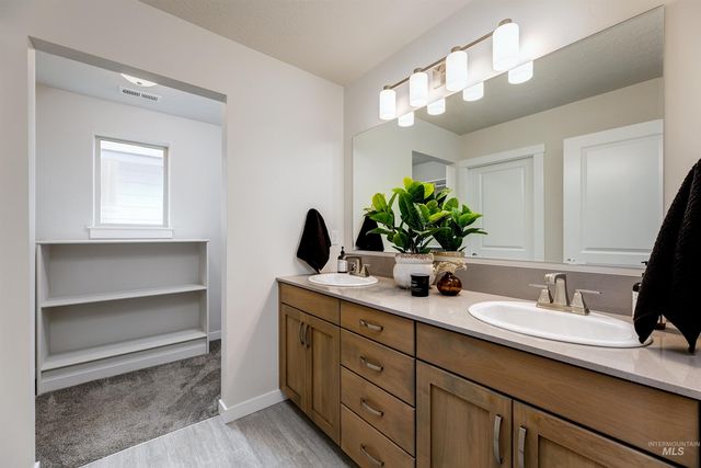 299 W Hyndman Drive, Meridian, ID 83642