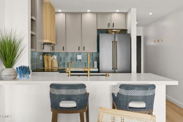 218 E Surfside Drive, Port Hueneme, CA 93041