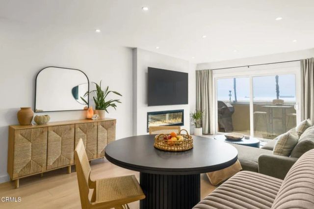 218 E Surfside Drive, Port Hueneme, CA 93041