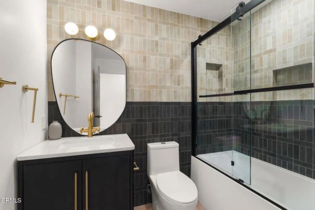 218 E Surfside Drive, Port Hueneme, CA 93041