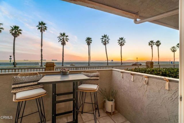 218 E Surfside Drive, Port Hueneme, CA 93041