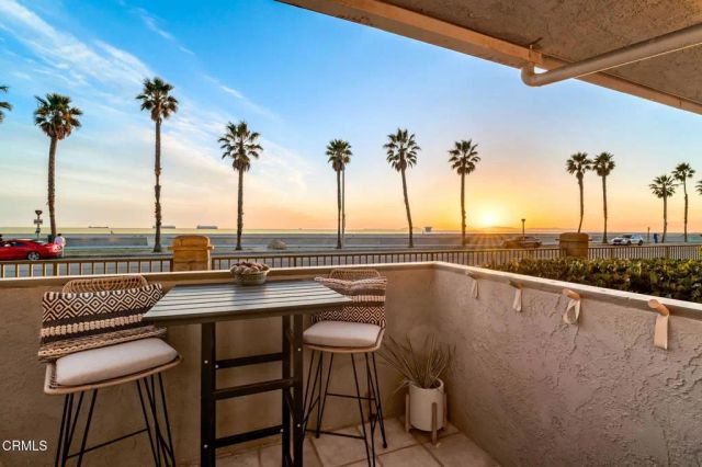 218 E Surfside Drive, Port Hueneme, CA 93041