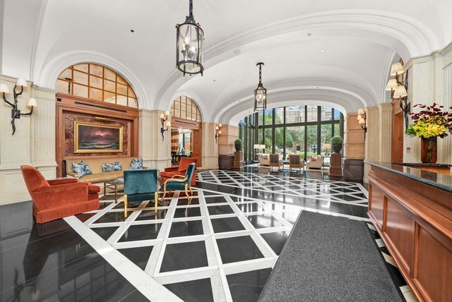 2550 N Lakeview Avenue 2103N, Chicago, IL 60614