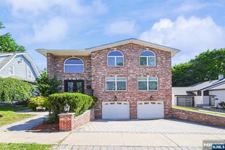 897 Virgil Avenue, Ridgefield, NJ 07657