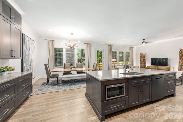1301 Catawba Avenue, Charlotte, NC 28205
