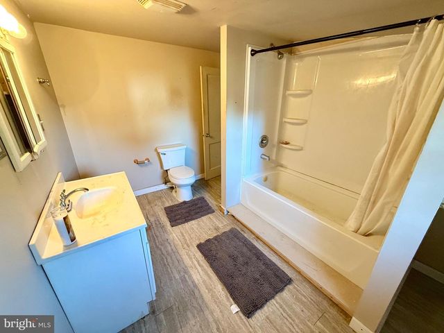 2008 MANOR RIDGE DR, Lancaster, PA 17603