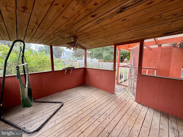 2008 MANOR RIDGE DR, Lancaster, PA 17603