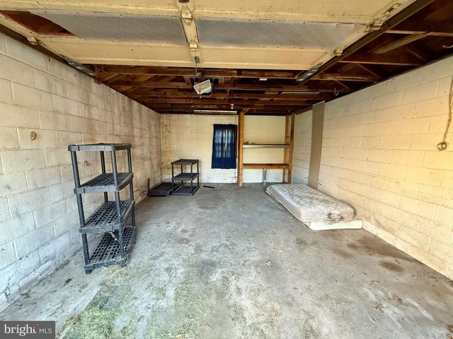 2008 MANOR RIDGE DR, Lancaster, PA 17603