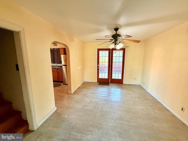 2008 MANOR RIDGE DR, Lancaster, PA 17603