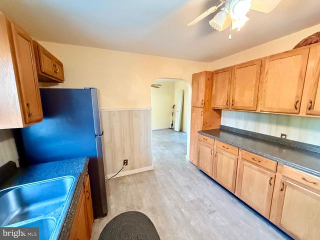 2008 MANOR RIDGE DR, Lancaster, PA 17603