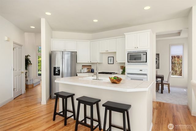 23713 SE 5th Court, Sammamish, WA 98074