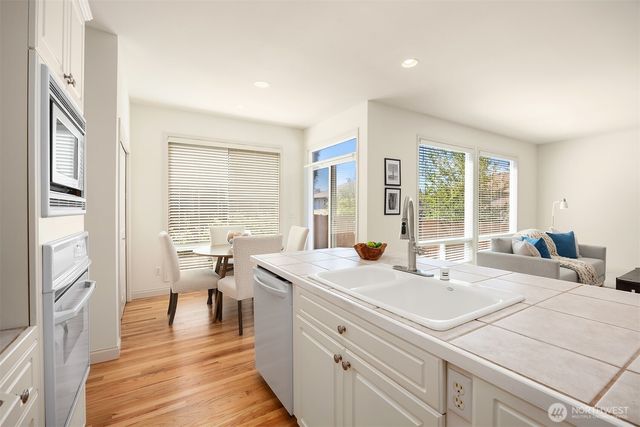 23713 SE 5th Court, Sammamish, WA 98074