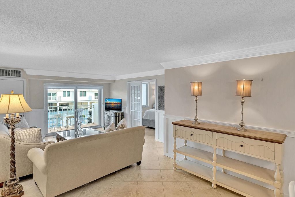 Image 13 of property listing at 3301 S Ocean Boulevard 104, Highland Beach, FL 33487