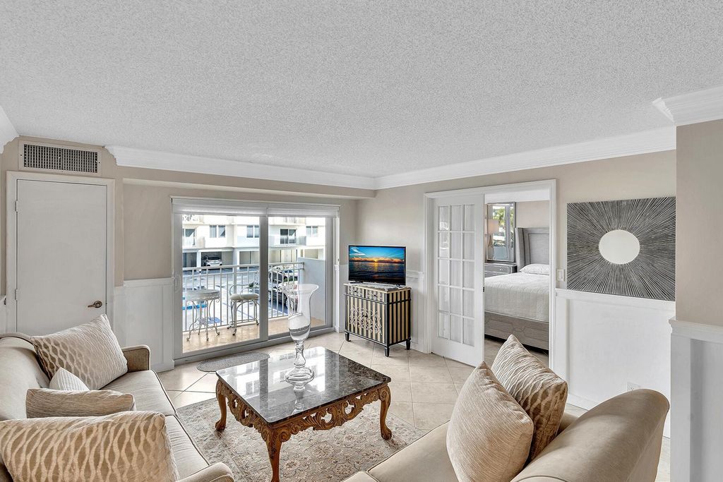 Image 14 of property listing at 3301 S Ocean Boulevard 104, Highland Beach, FL 33487