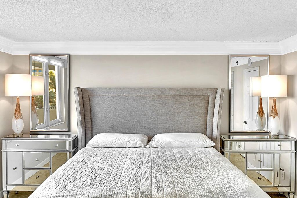 Image 20 of property listing at 3301 S Ocean Boulevard 104, Highland Beach, FL 33487