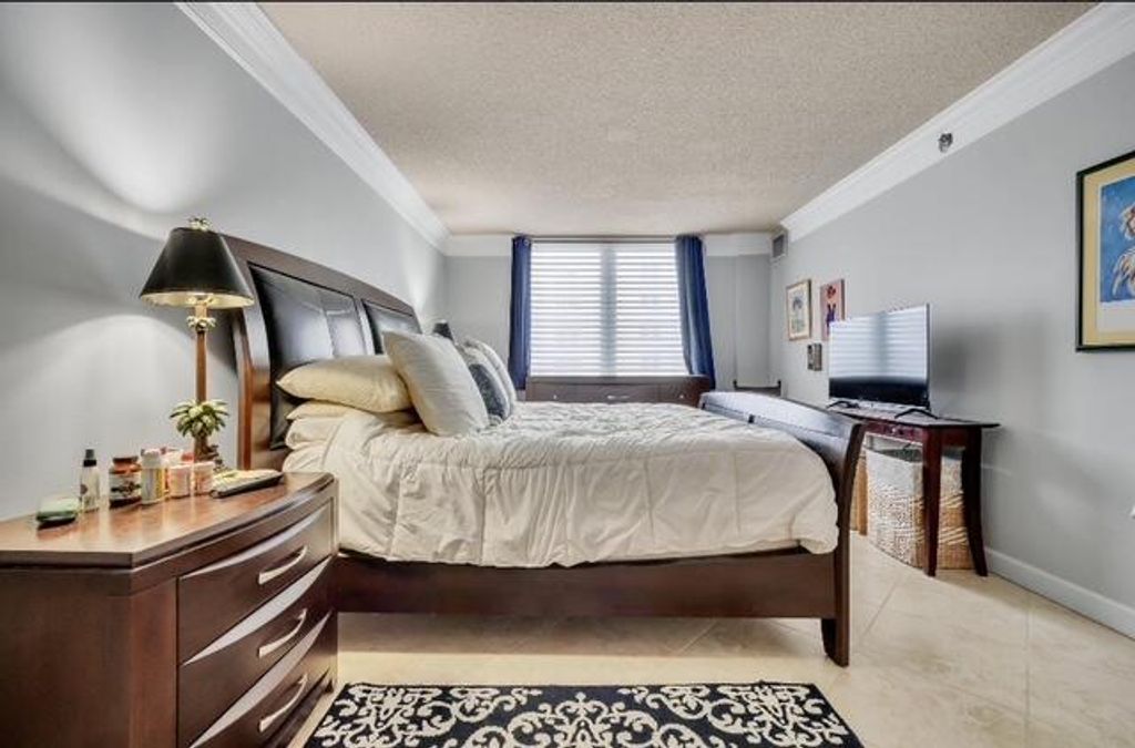Image 37 of property listing at 3301 S Ocean Boulevard 104, Highland Beach, FL 33487