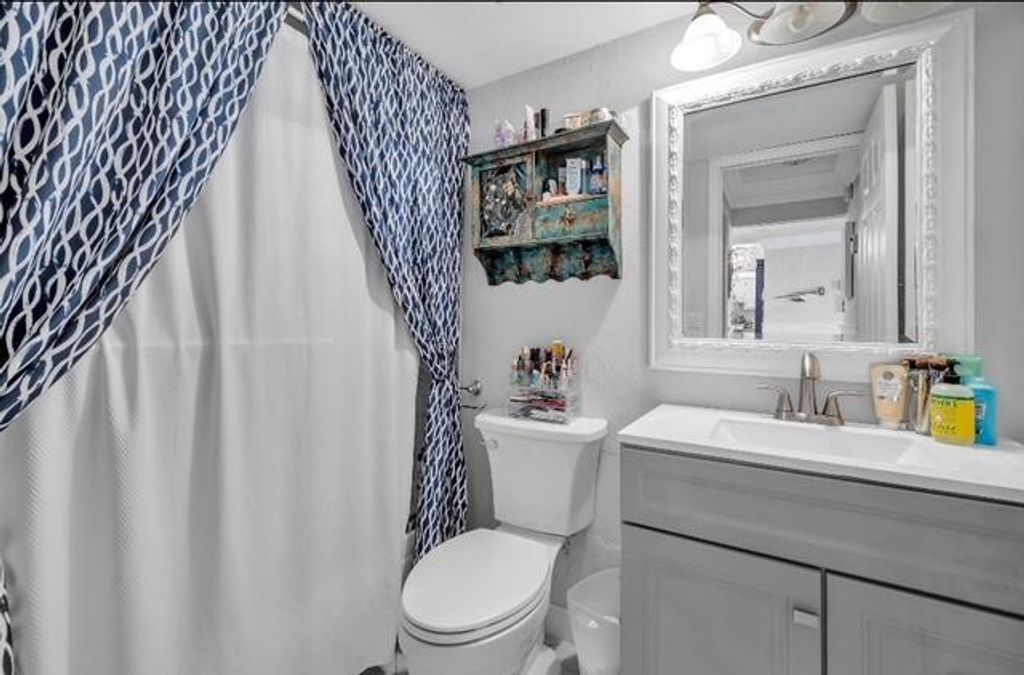 Image 40 of property listing at 3301 S Ocean Boulevard 104, Highland Beach, FL 33487