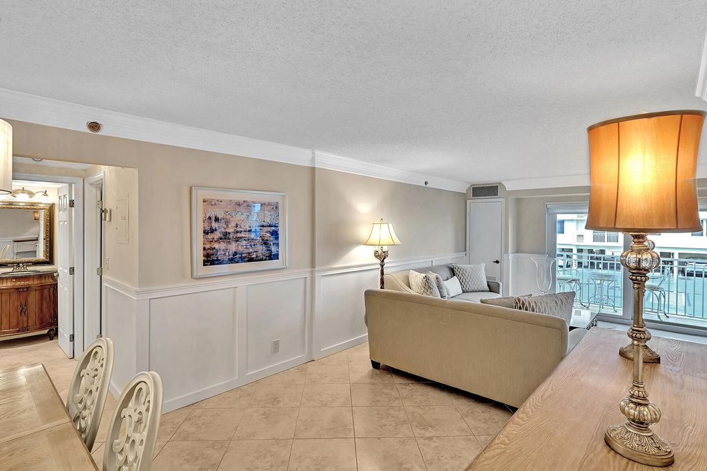 Image 9 of property listing at 3301 S Ocean Boulevard 104, Highland Beach, FL 33487