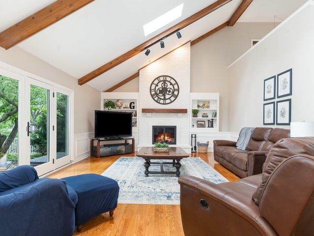 1385 Ginger Lane, Naperville, IL 60565