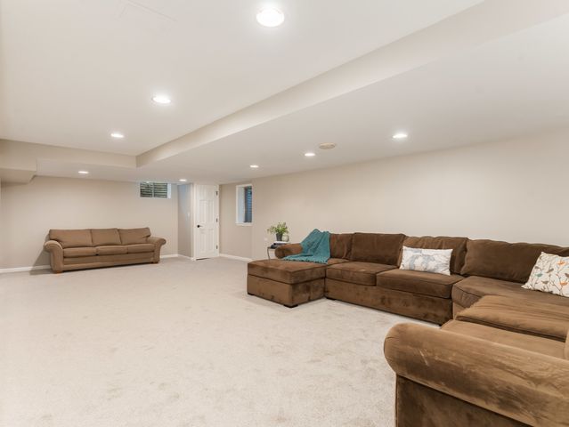 1385 Ginger Lane, Naperville, IL 60565