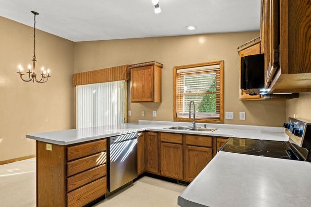 118 Renata Court, Deforest, WI 53532