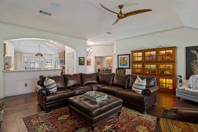 8901 Crestview Drive, Denton, TX 76207