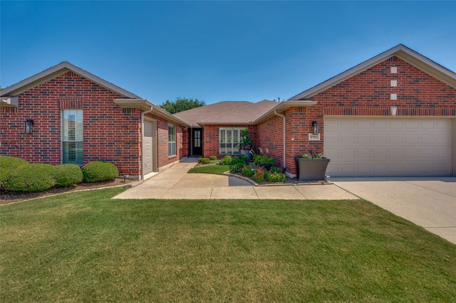 8901 Crestview Drive, Denton, TX 76207