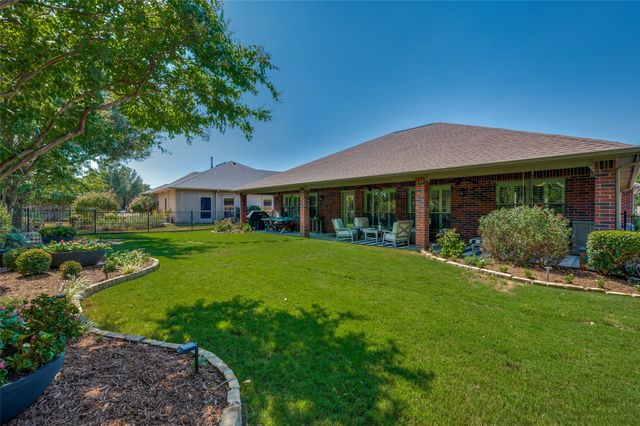 8901 Crestview Drive, Denton, TX 76207