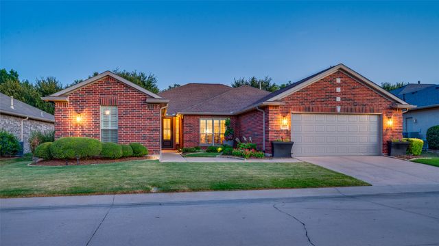 8901 Crestview Drive, Denton, TX 76207